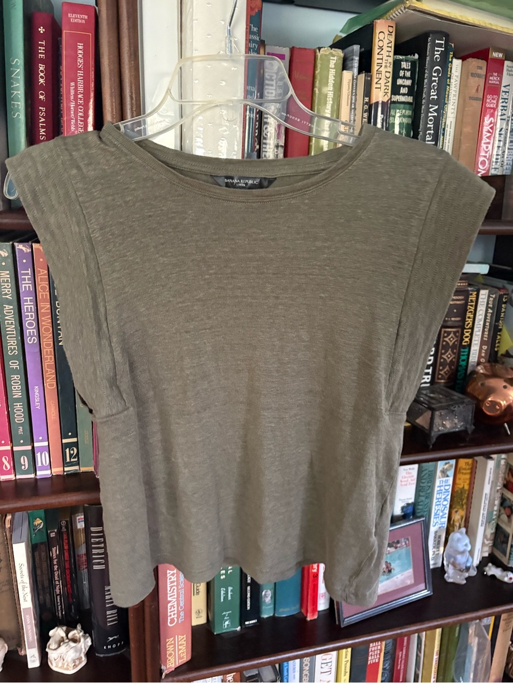 Banana Republic Women's Olive Green Sleeveless linen Tee